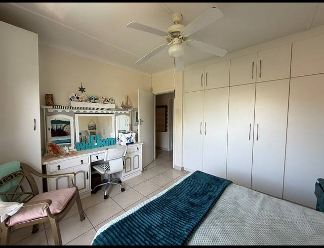 4 BEDROOM DUPLEX FOR SALE IN SCOTTBURGH CENTRAL